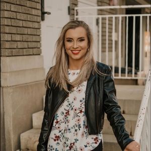 Meet your Posher, Esmeralda